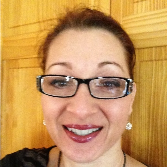 Meet your Posher, Dinah - Picture 1 of 1